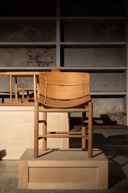 J39.5 chairs by AtMa Inc