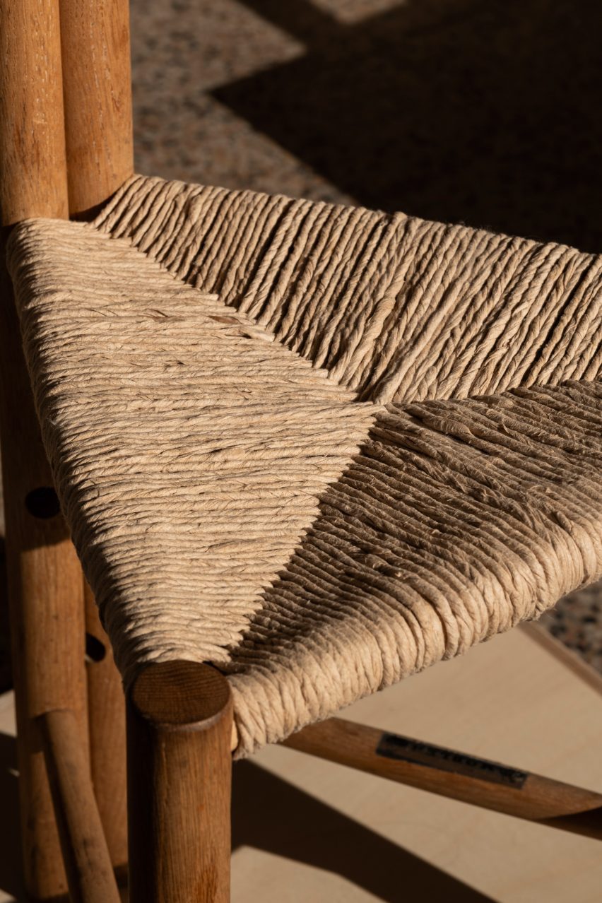 J39.5 chairs by AtMa Inc