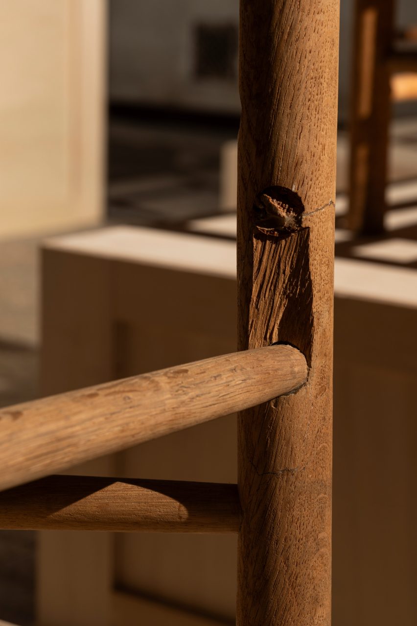 J39.5 chairs by AtMa Inc