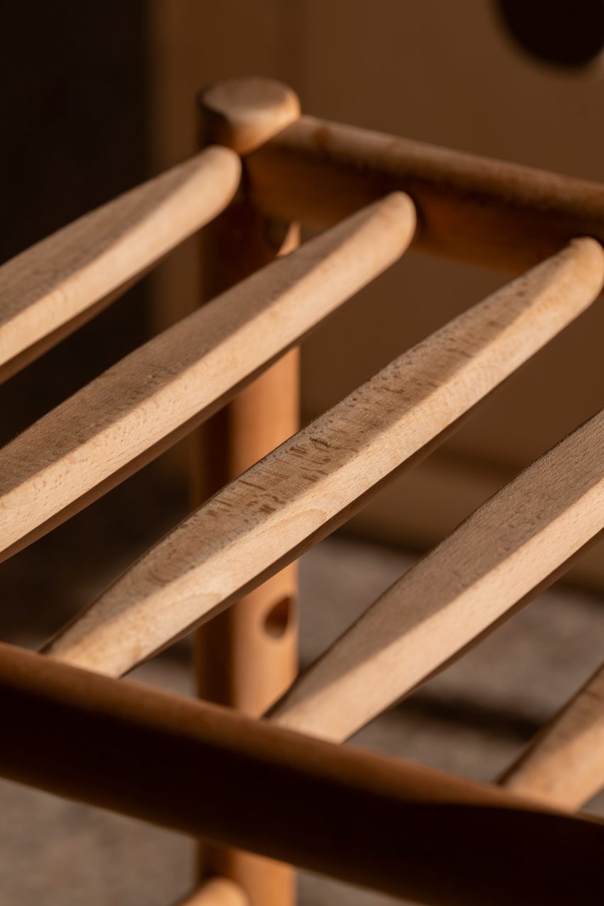 J39.5 chairs by AtMa Inc