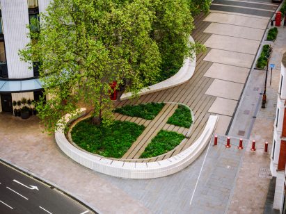 Undulating seating on the Strand