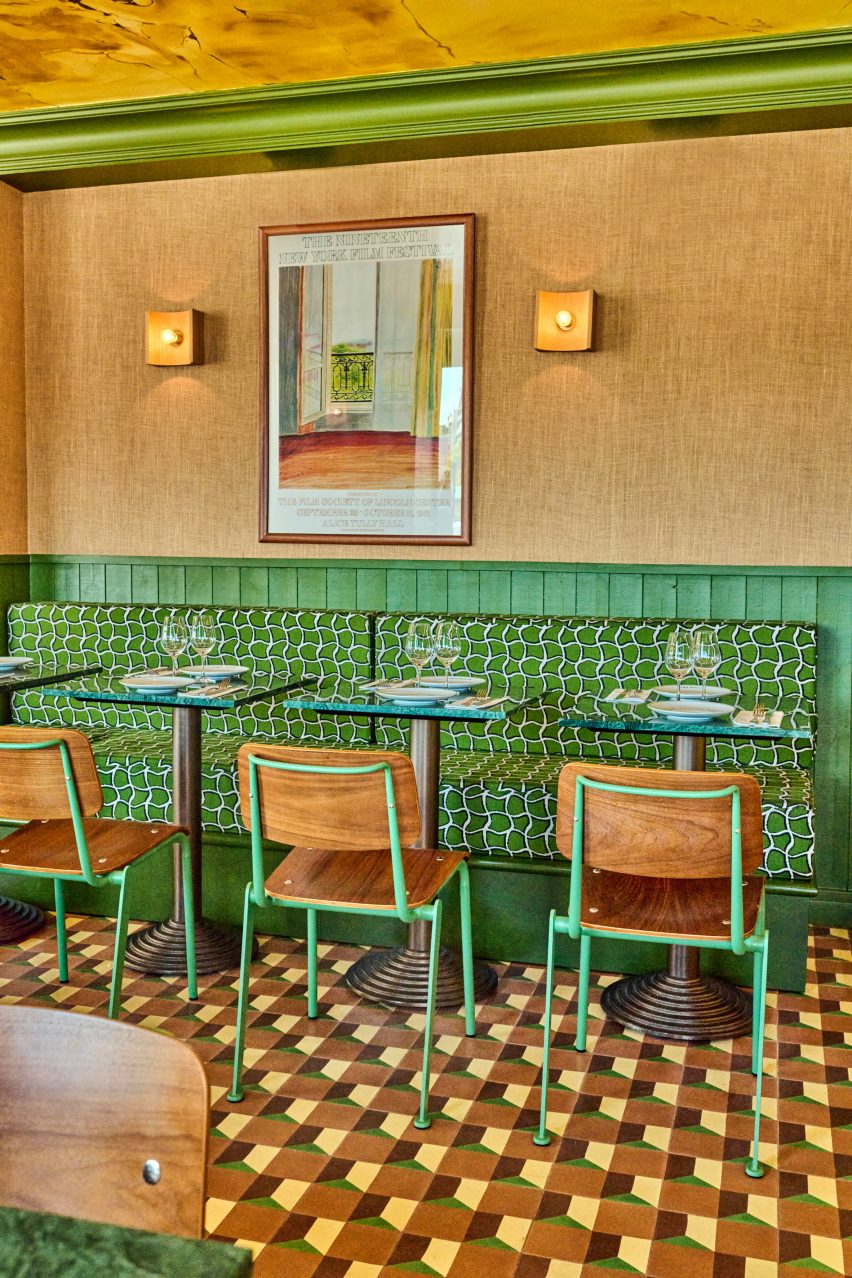 Hessian wallpaper