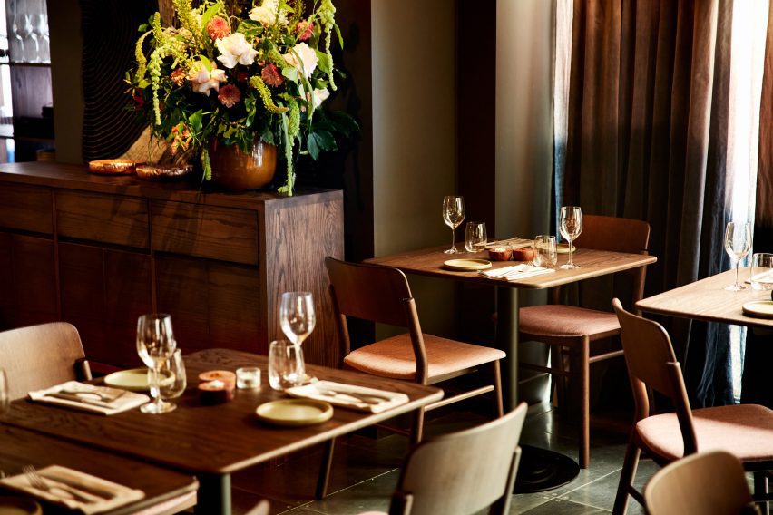 Tables in Mareida