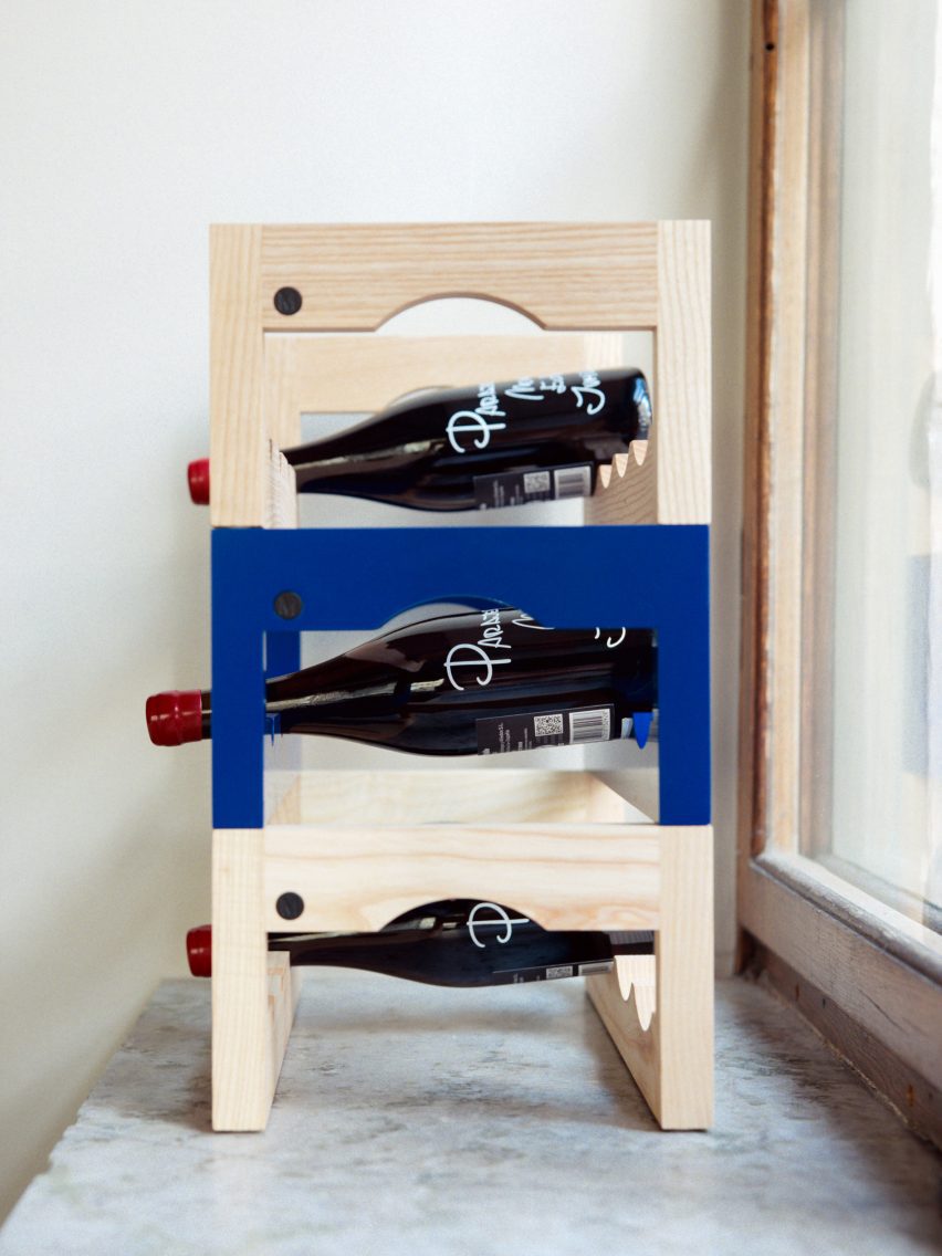 Wine rack in wood and blue hues