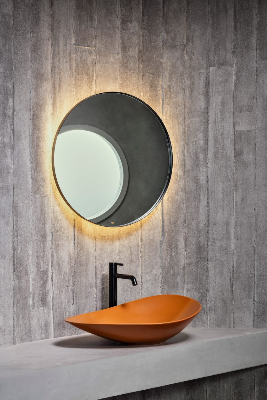 Ohtake Collection basin by Rodrigo Ohtake for Roca