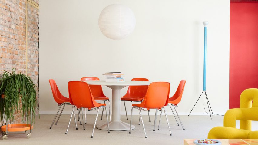 Table at Podimo Norway office by Omhu Projects