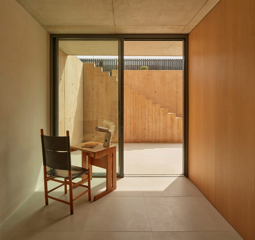 House in Cala Tamarit by Rául Sánchez Architects