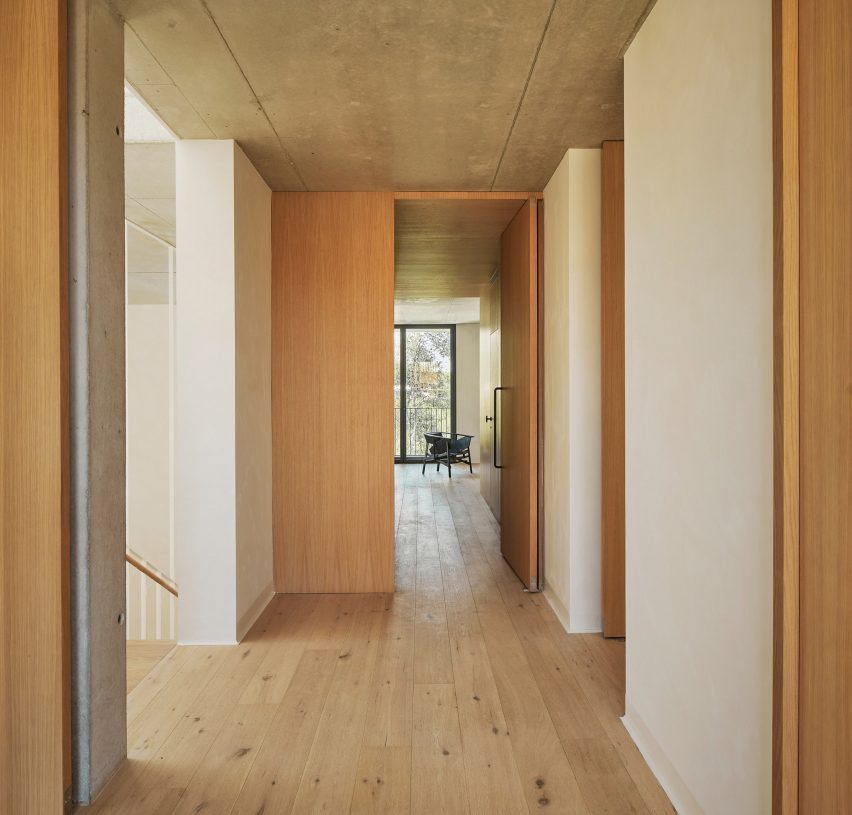 House in Cala Tamarit by Rául Sánchez Architects