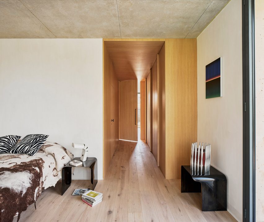 House in Cala Tamarit by Rául Sánchez Architects