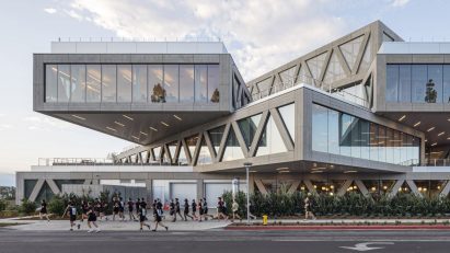 Stacked rectangular volumes LA college