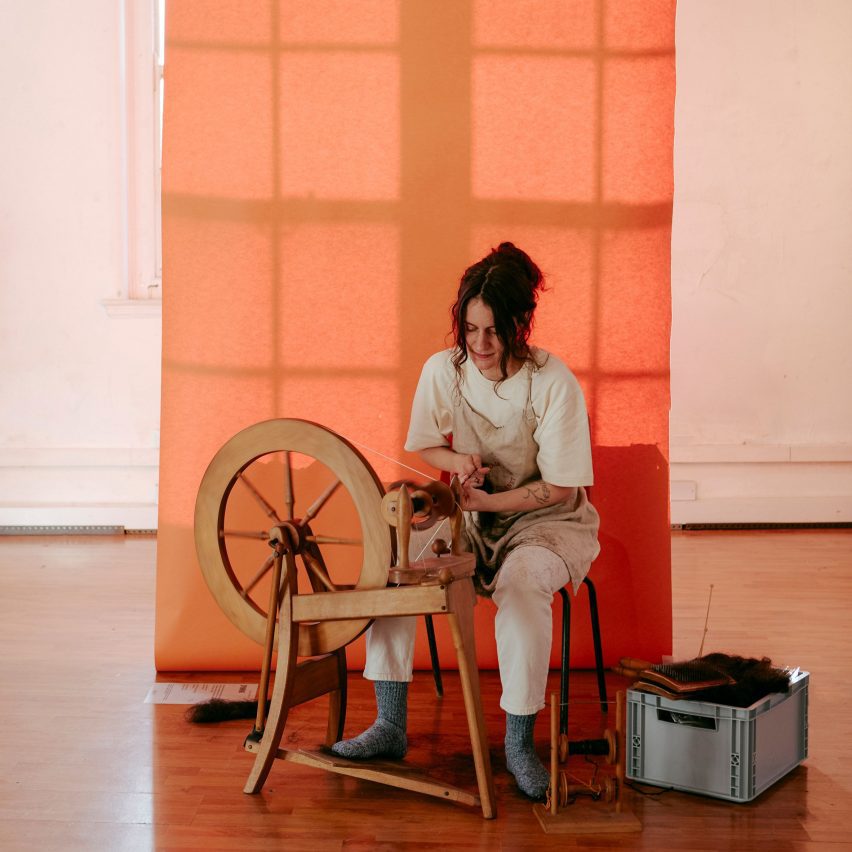 Sanne Visser spinning hair. Photo by Rocio Chacon