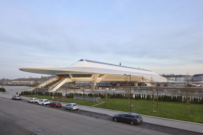 Gare de Mons by Santiago Calatrava