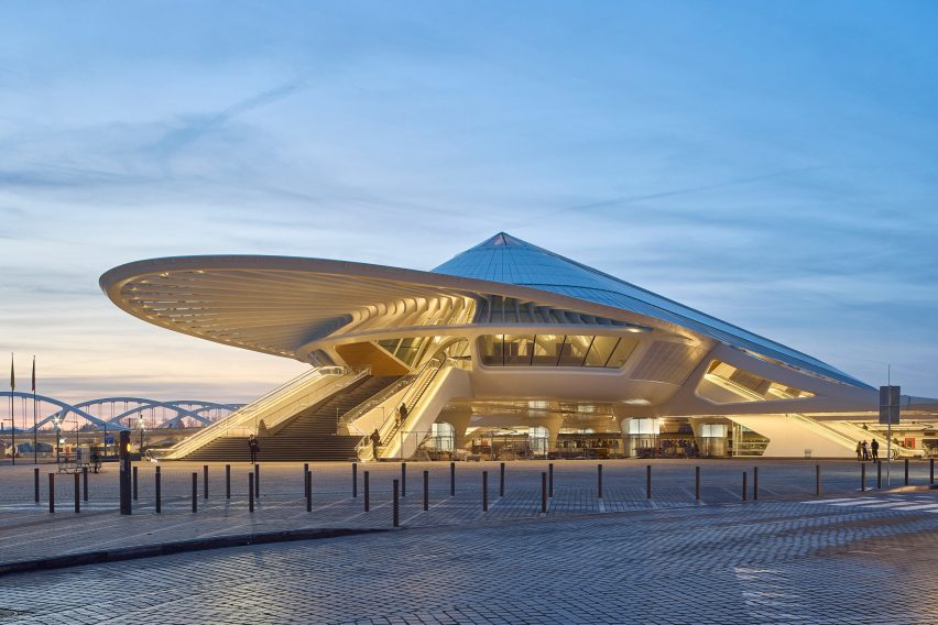Gare de Mons by Santiago Calatrava