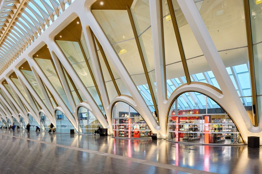 Gare de Mons by Santiago Calatrava