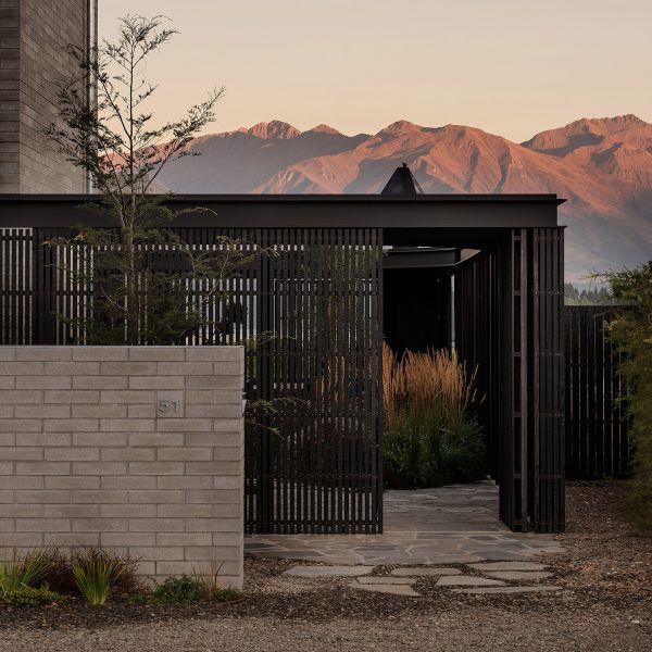 SKI House by Roberts Gray Architects