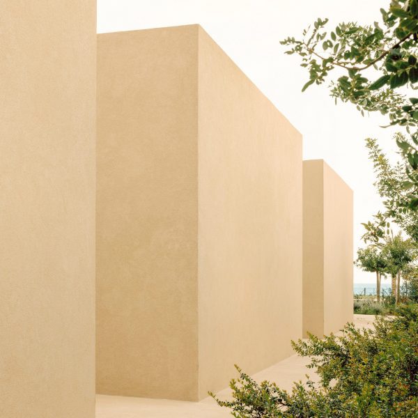 Windowless Patio House by Solum