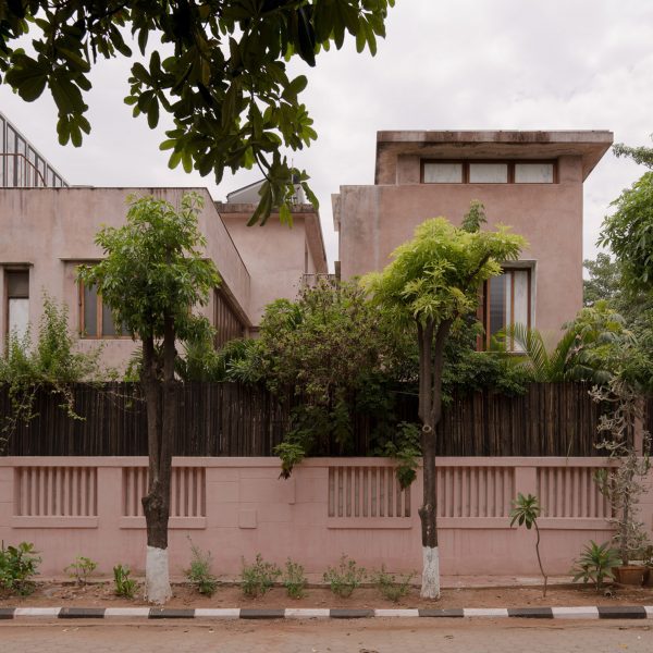 Brick-toned plastered house in India