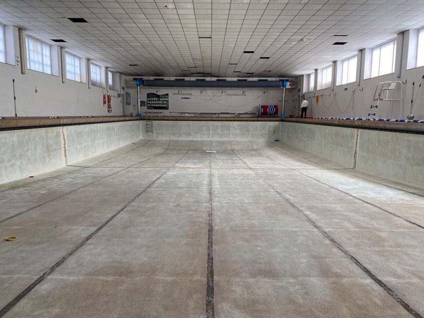 The Pool Studio Dera before photo