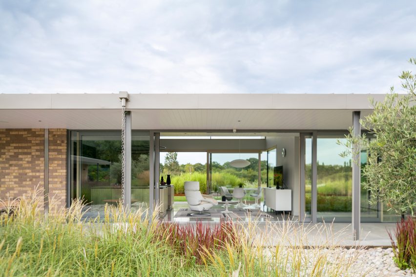 House in West Sussex by Nick Willson Architects