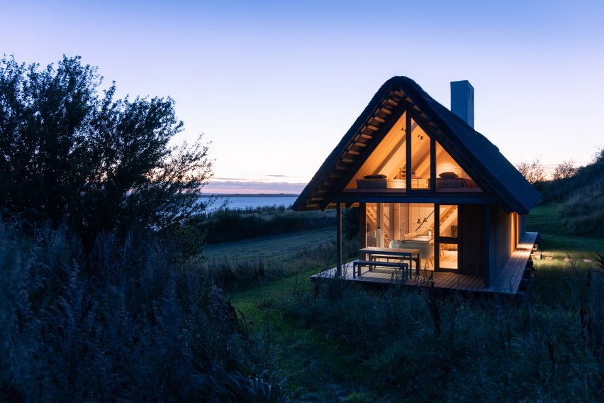 Vejrhøj summerhouse renovation by Studio Marshall Blecher and Jan Henrik Jansen Arkitekter