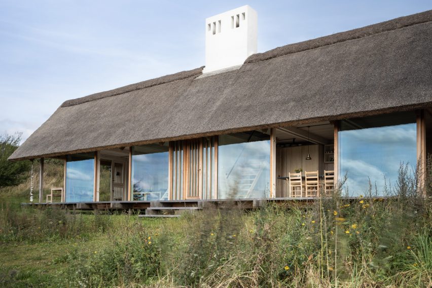 Vejrhøj summerhouse renovation by Studio Marshall Blecher and Jan Henrik Jansen Arkitekter