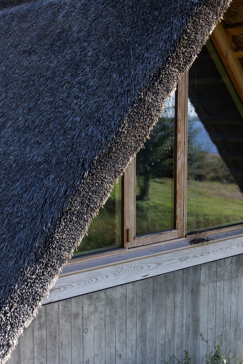Vejrhøj summerhouse renovation by Studio Marshall Blecher and Jan Henrik Jansen Arkitekter