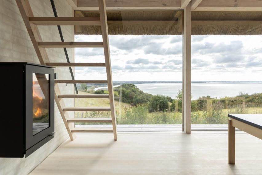 Vejrhøj summerhouse renovation by Studio Marshall Blecher and Jan Henrik Jansen Arkitekter