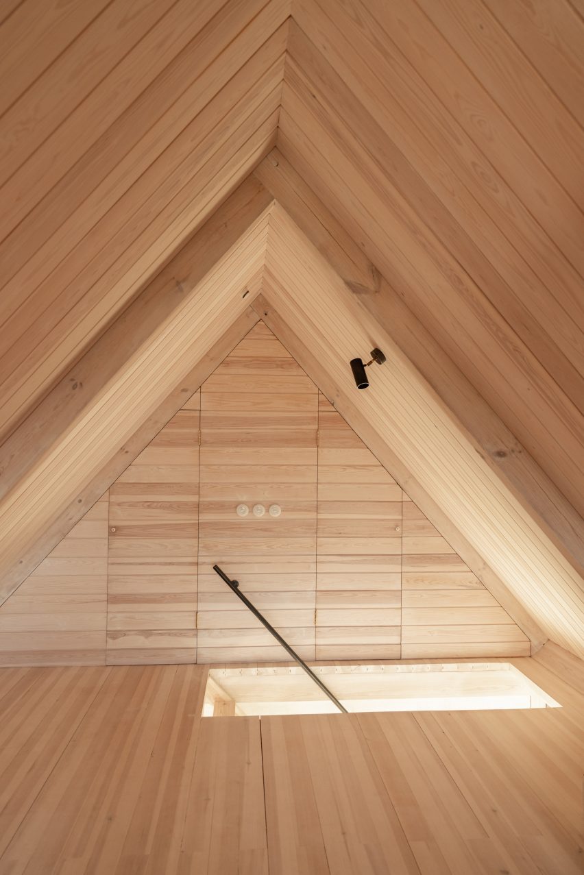 Vejrhøj summerhouse renovation by Studio Marshall Blecher and Jan Henrik Jansen Arkitekter