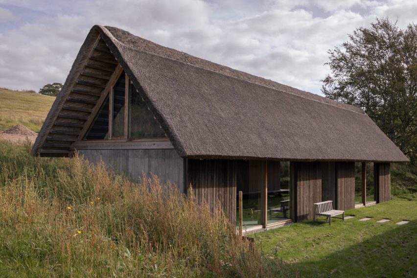 Vejrhøj summerhouse renovation by Studio Marshall Blecher and Jan Henrik Jansen Arkitekter