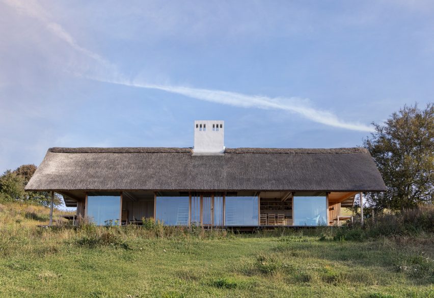Vejrhøj summerhouse renovation by Studio Marshall Blecher and Jan Henrik Jansen Arkitekter