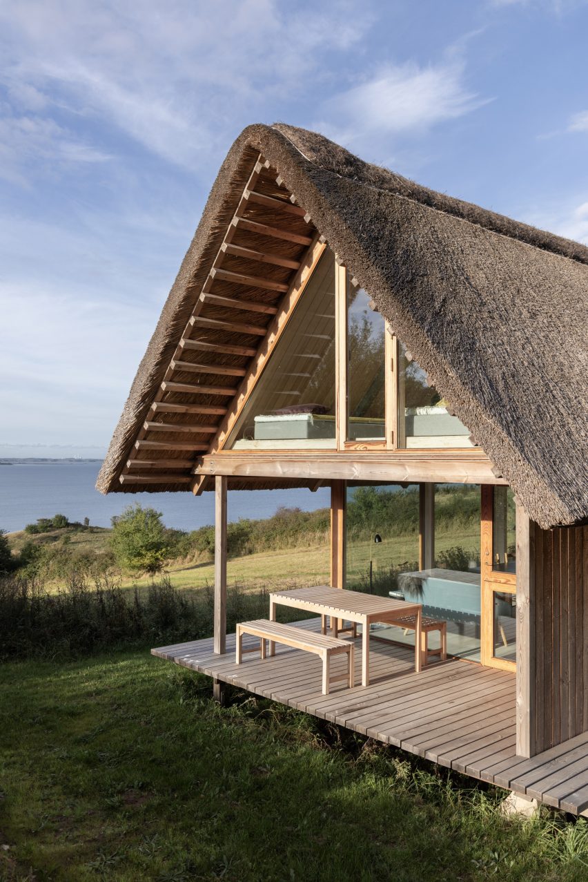 Vejrhøj summerhouse renovation by Studio Marshall Blecher and Jan Henrik Jansen Arkitekter