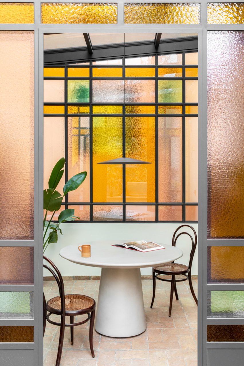 Stained glass window in RA House by StudioTamat