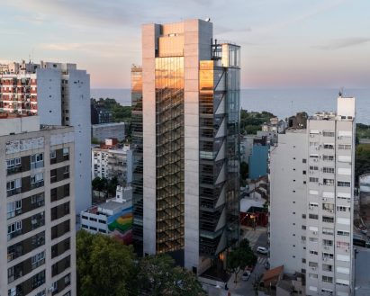 Rafael Vinoly glass office tower