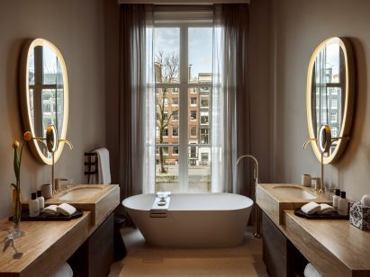 Interior bathroom furnishings at Rosewood Amsterdam by Viriato