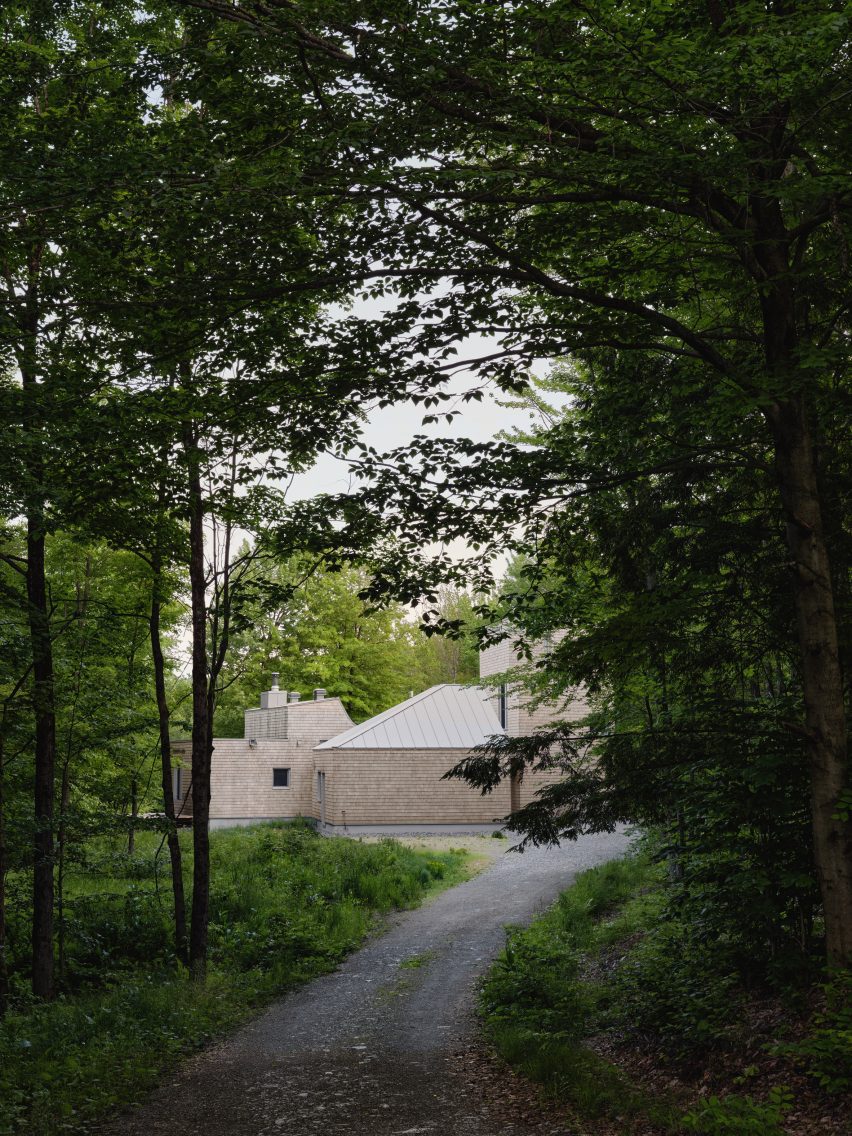 Waterhouse by Oyama and Julia Manaćas Architecte
