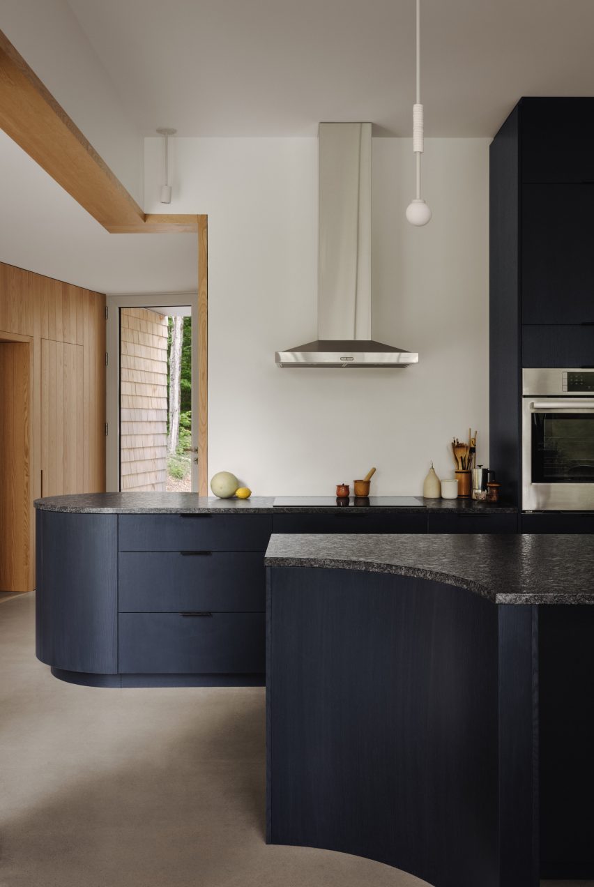 Waterhouse by Oyama and Julia Manaćas Architecte