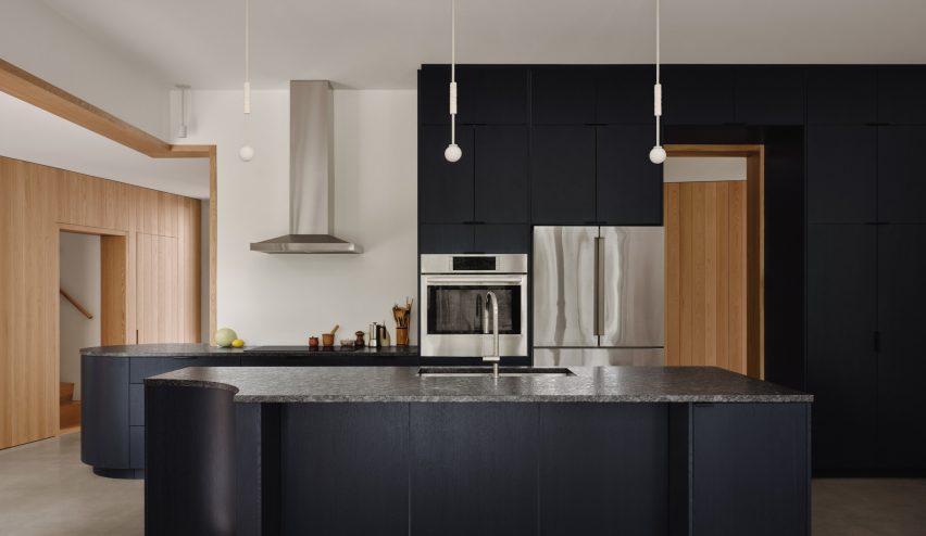 Waterhouse by Oyama and Julia Manaćas Architecte