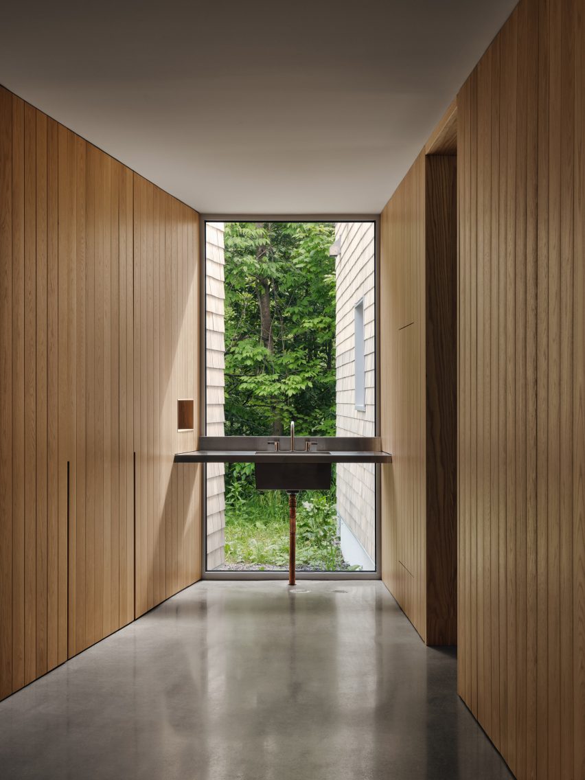 Waterhouse by Oyama and Julia Manaćas Architecte