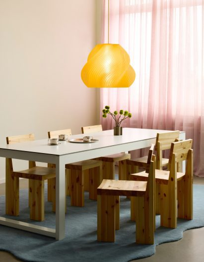 Crème Atelier draws on ice cream with Soft Serve lamps