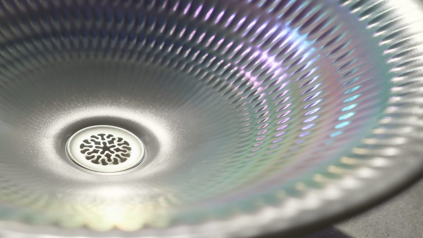 Photo of pearlescent sink basin