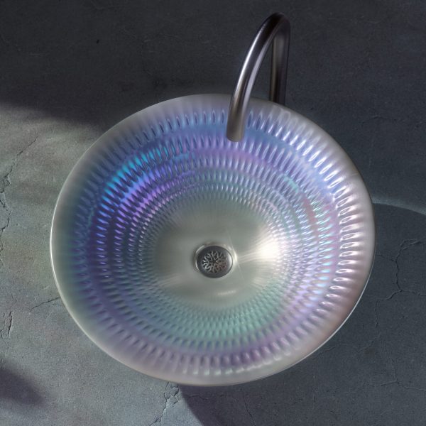 Photo of pearlescent sink basin