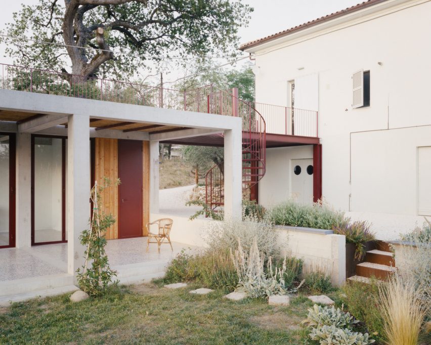 Annesso Rosso by Mecozzi Verdini
