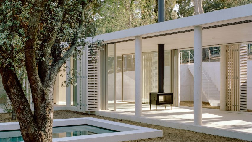 Patio House by Arquitectura-G