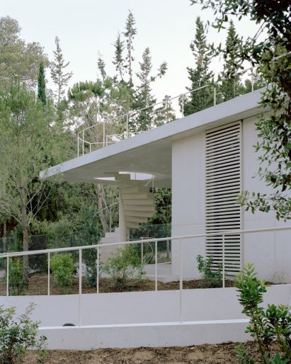 External stairs at Spanish home by Arquitectura-G