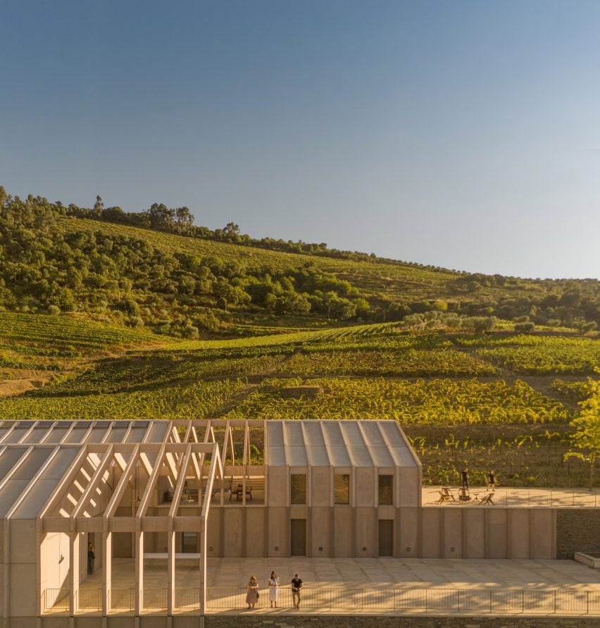 Quinta de Adorigo Winery by Atelier Sérgio Rebelo