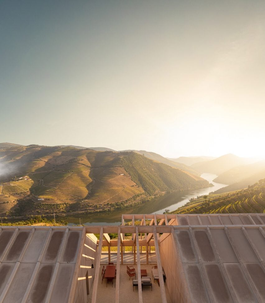 Quinta de Adorigo Winery by Atelier Sérgio Rebelo