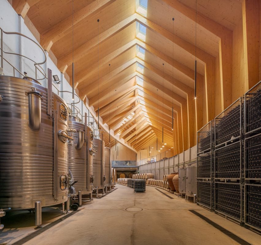 Quinta de Adorigo Winery by Atelier Sérgio Rebelo