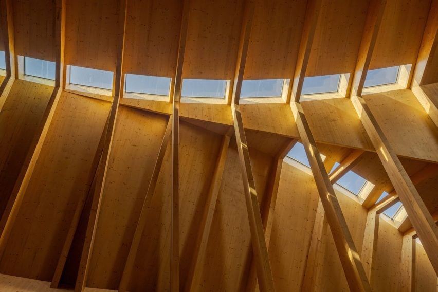 Quinta de Adorigo Winery by Atelier Sérgio Rebelo