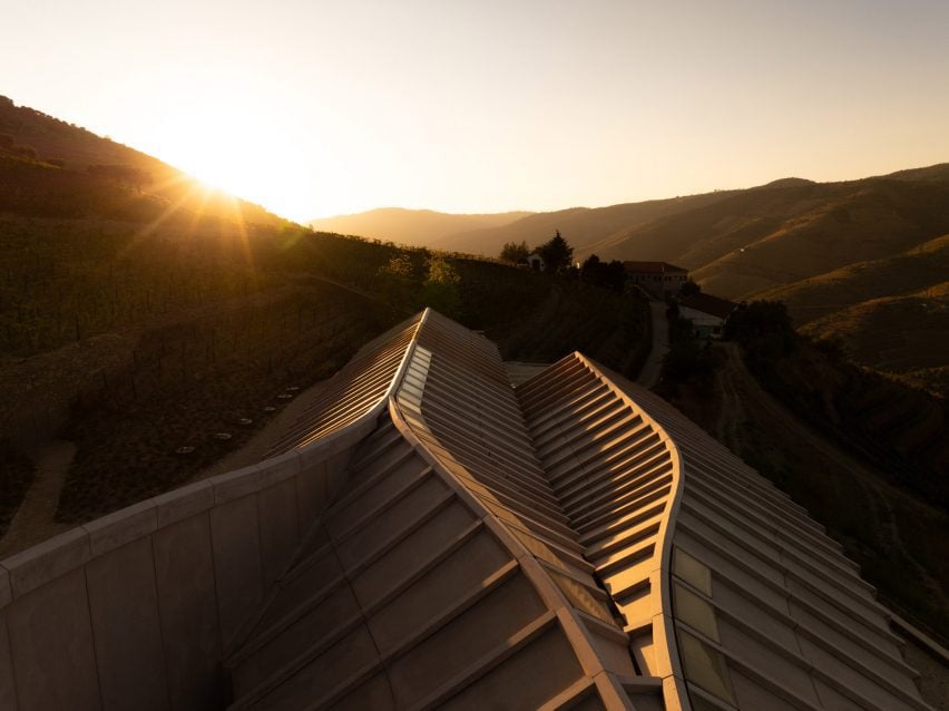 Quinta de Adorigo Winery by Atelier Sérgio Rebelo