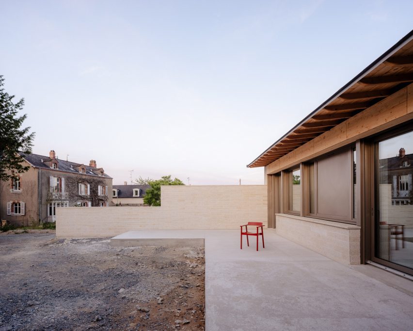 House on Rue de Clermont by A.TM